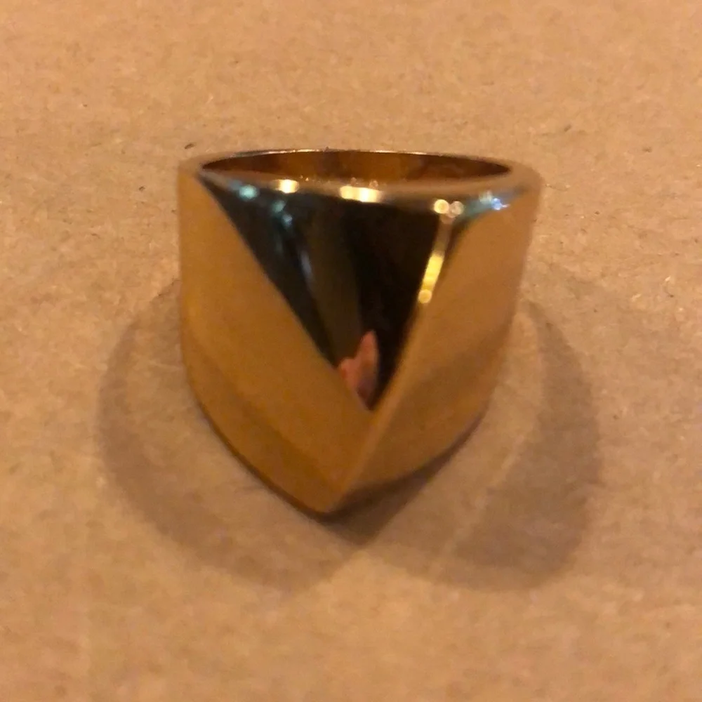 Gold Tone Cocktail Statement Ring 7.5